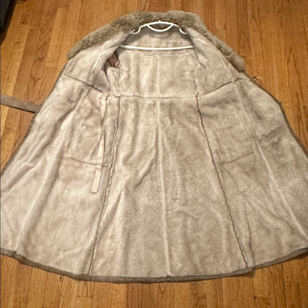 Women's Vintage Tan Shearling leather/suede Coat - Picture 5 of 7